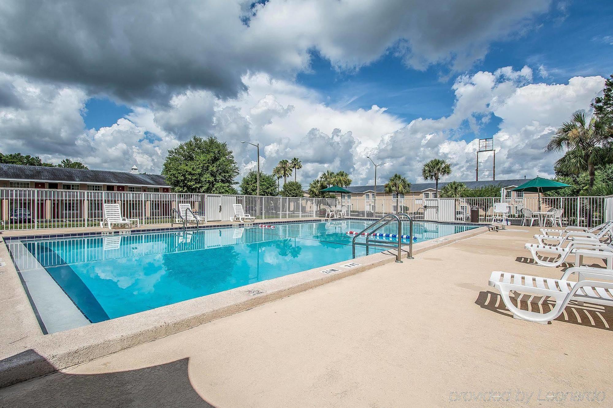 Rodeway Inn Gainesville - University Area Exterior foto